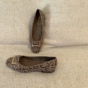 NWOT Ladies Aerosoles Snakeskin Flats Size 9.5